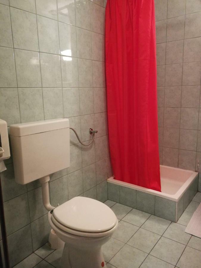 Hotel Kavana I Sobe Monika Grabrovnik Esterno foto
